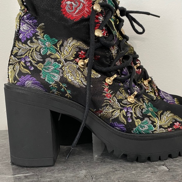 VAGABOND *NIB* tapestry floral chunky rubber tread heeled boots ⇒ Anthropologie - Picture 7 of 12